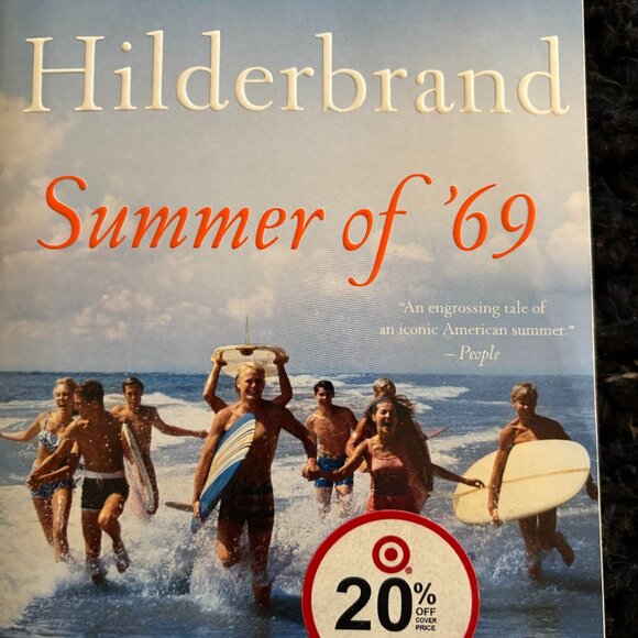 Elin Hildebrand "Summer of 69" book - Picture 1 of 3